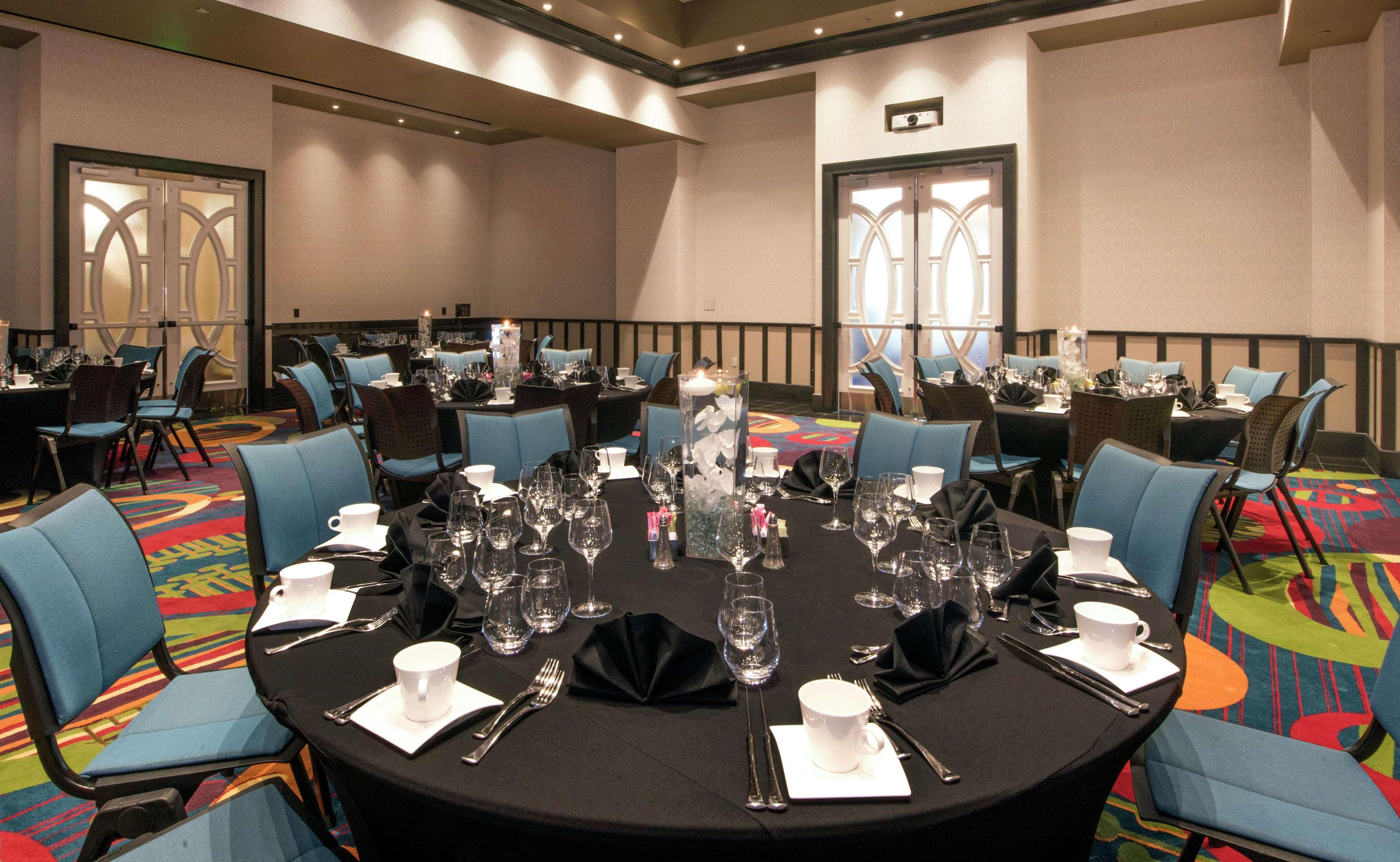 Hilton Garden Inn Raleigh/Crabtree Valley Екстериор снимка