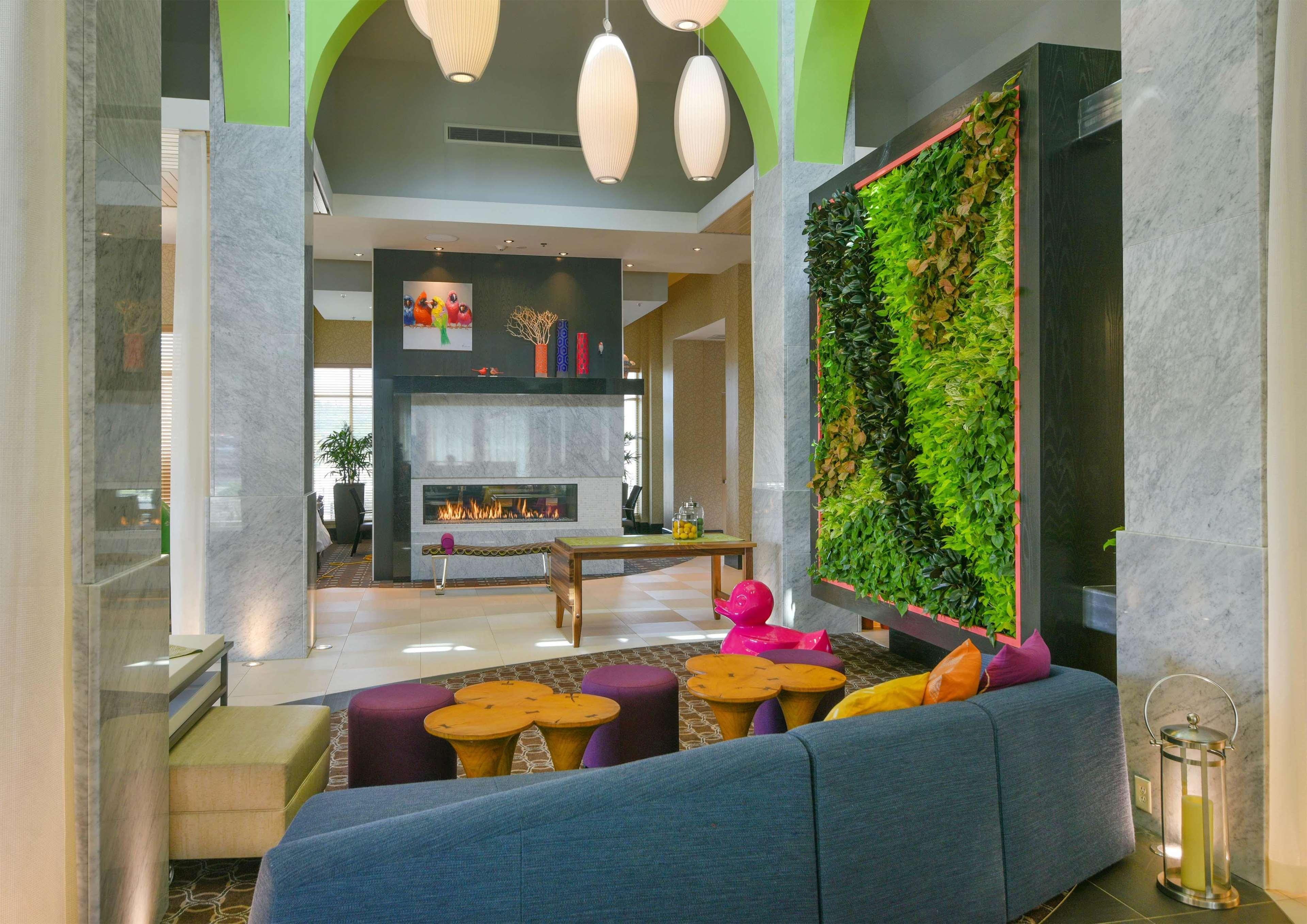Hilton Garden Inn Raleigh/Crabtree Valley Екстериор снимка