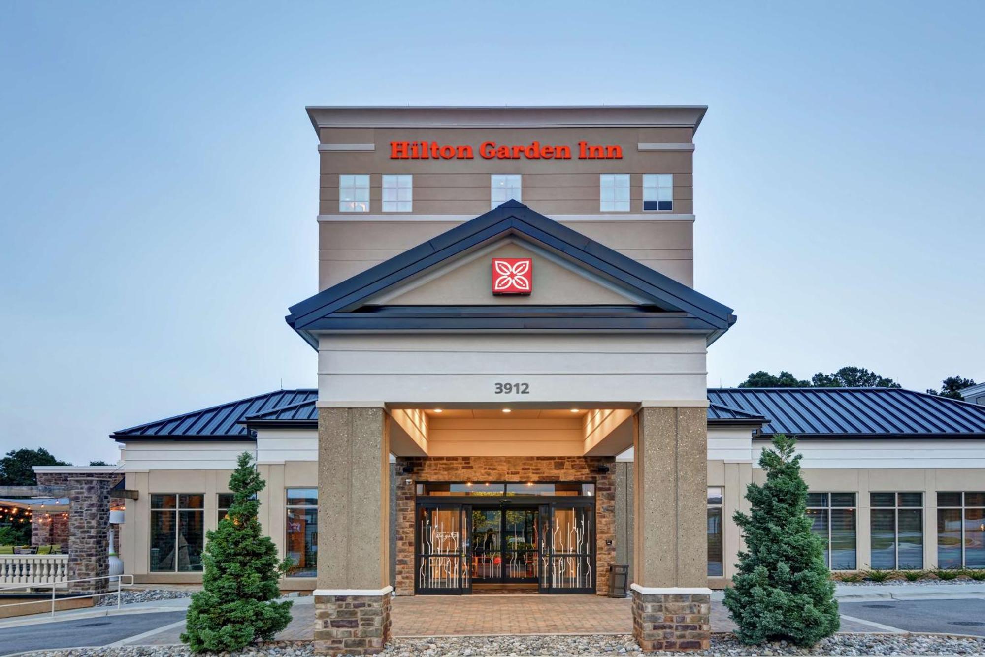 Hilton Garden Inn Raleigh/Crabtree Valley Екстериор снимка