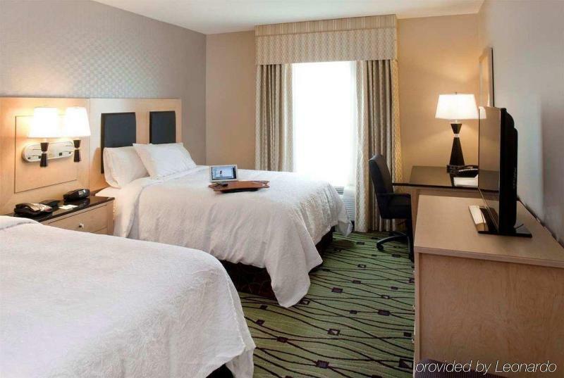 Hilton Garden Inn Raleigh/Crabtree Valley Екстериор снимка